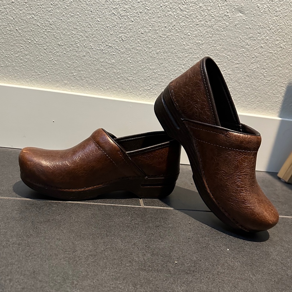 Dansko XP Brown Floral Size 38